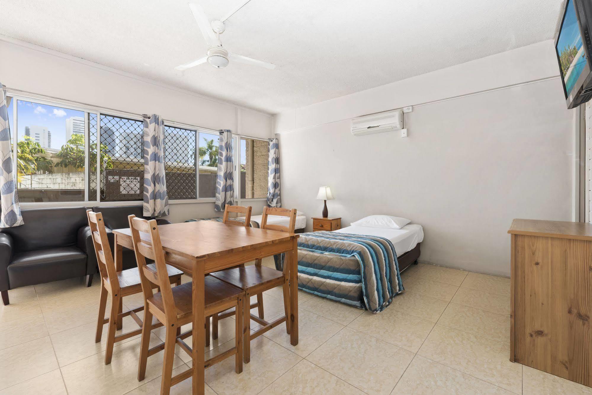 Browns At Broadbeach Gold Coast Exterior photo